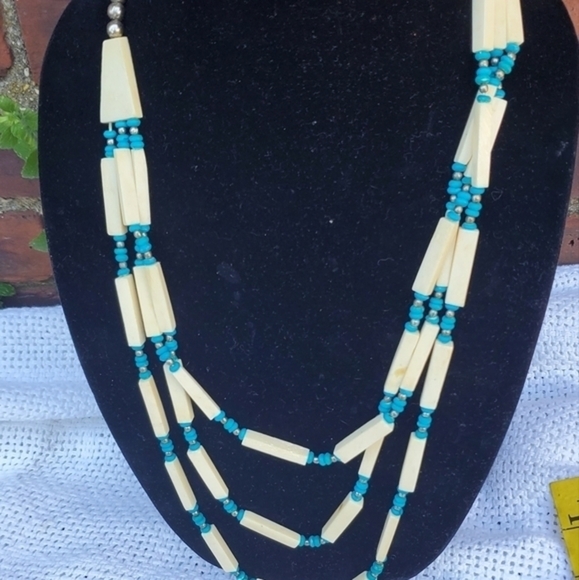 Vintage Ivory Quartz Stone Necklace - Picture 2 of 5